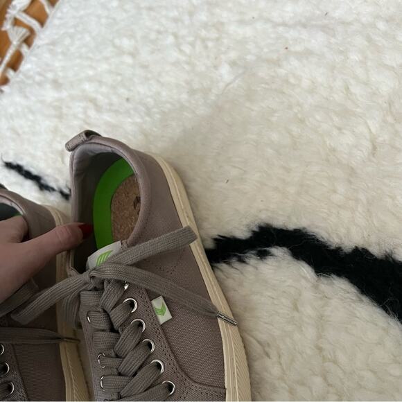 Cariuma Oca Low Grey Canvas Sneakers - Picture 6 of 13